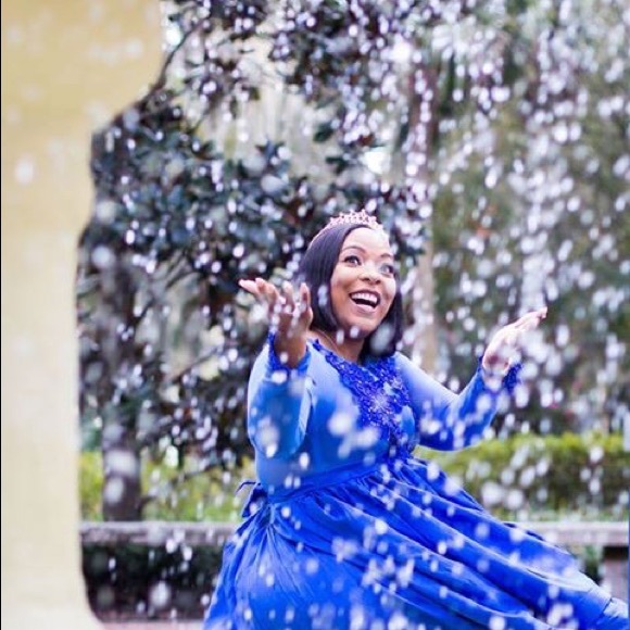 Meet your Posher, Sunshine ☀️ - Picture 2 of 5